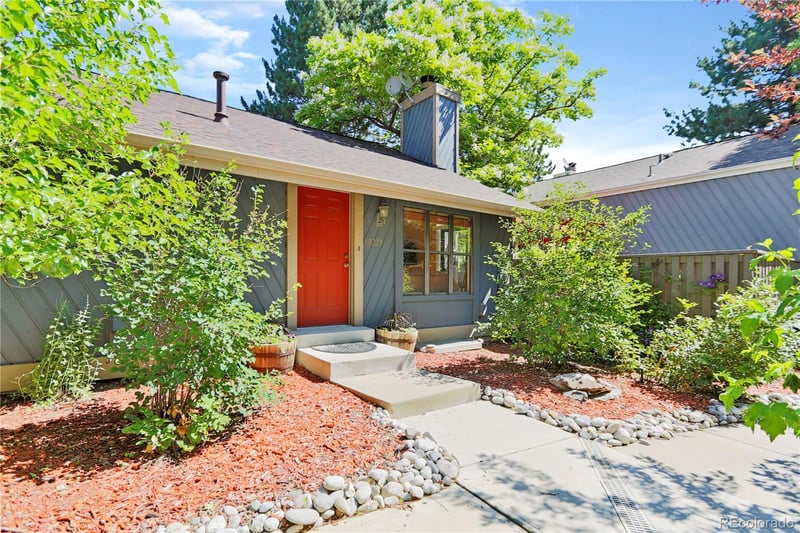 10223 E Peakview Ave, Englewood, CO 80111