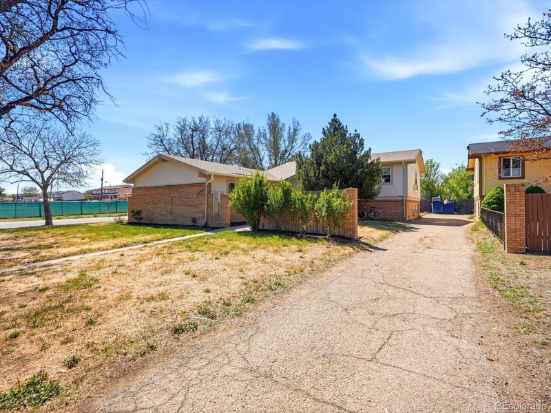 16492 E 13th Pl, Aurora, CO 80011