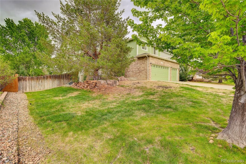 919 Taylor Ln, Erie, CO 80516