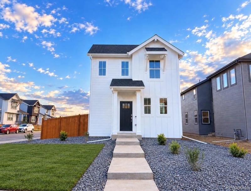 28460 E 4th Ave, Watkins, CO 80137