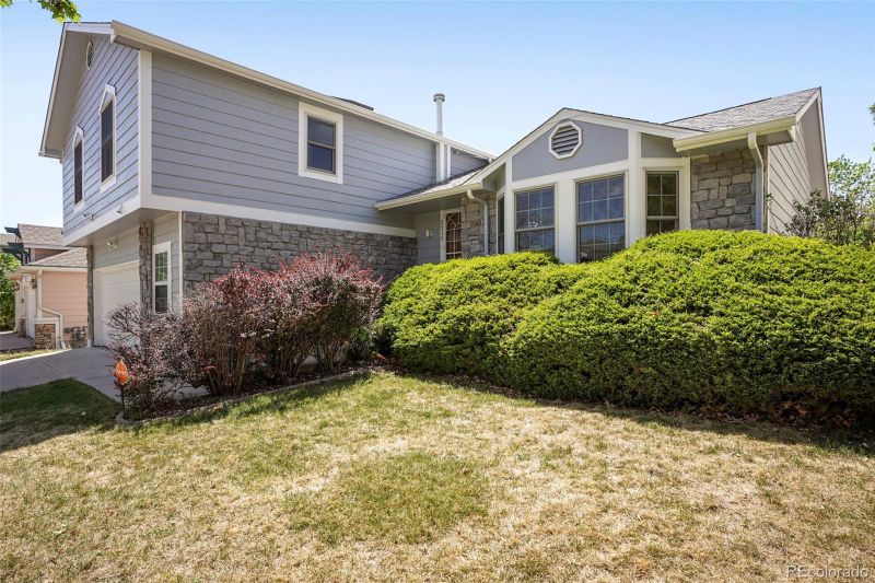 2215 S Zeno St, Aurora, CO 80013