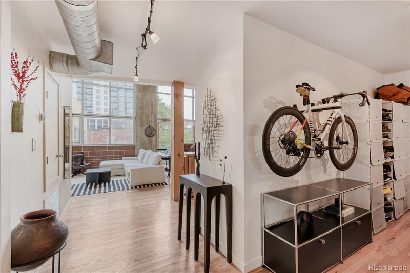 1050 Cherokee St #210, Denver, CO 80204