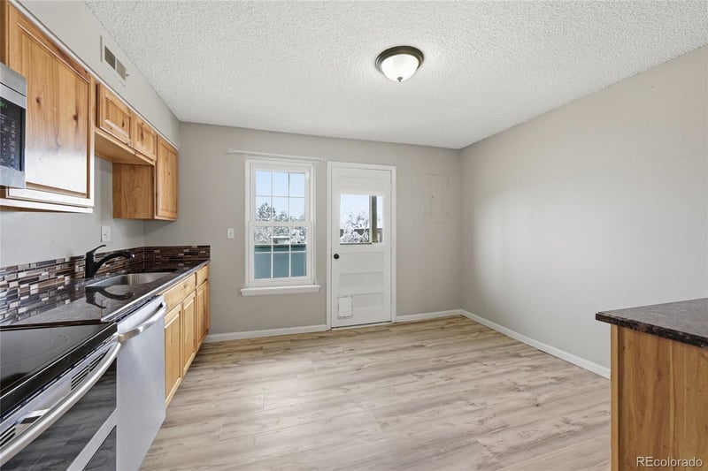3490 S Akron St #6, Denver, CO 80231