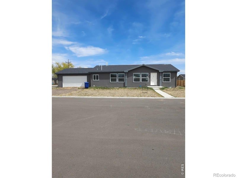 113 Juniper Cir, Log Lane Village, CO 80705
