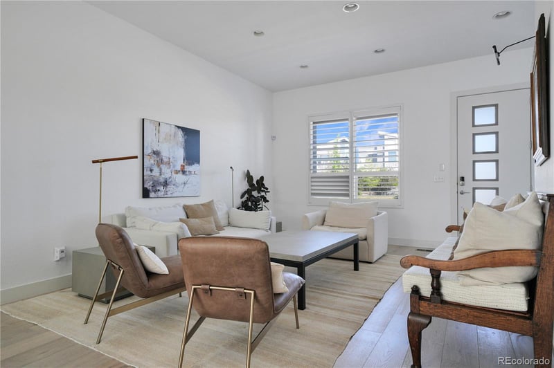 5043 Valentia St #102, Denver, CO 80238