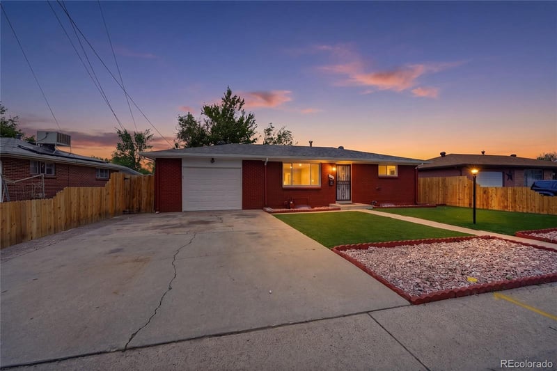 2605 W Gunnison Dr, Denver, CO 80219
