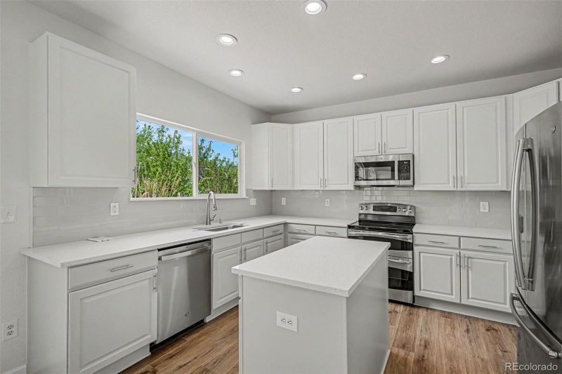 9404 Painted Canyon Cir, Highlands Ranch, CO 80129