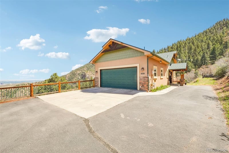 858 Oak Ridge Rd, Manitou Springs, CO 80829