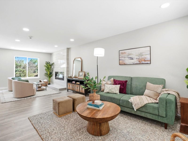 1069 S Lewiston Way, Aurora, CO 80017