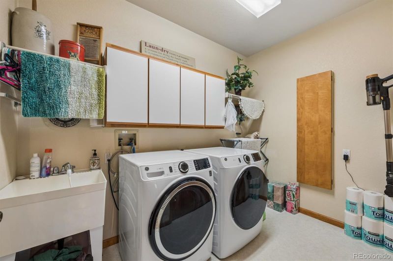33 Sandra Ln, Broomfield, CO 80020