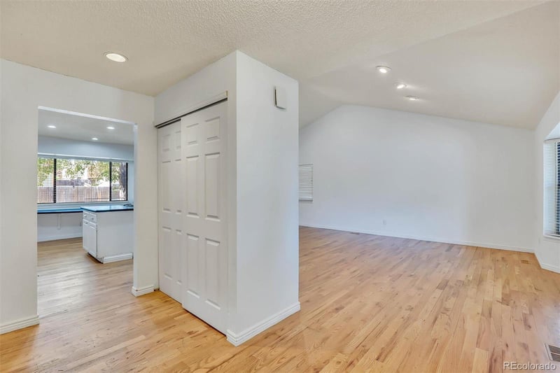 10128 E Weaver Pl, Englewood, CO 80111