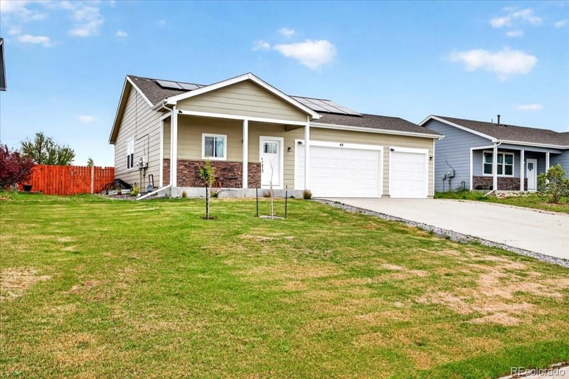 48 S 4th Ave, Deer Trail, CO 80105
