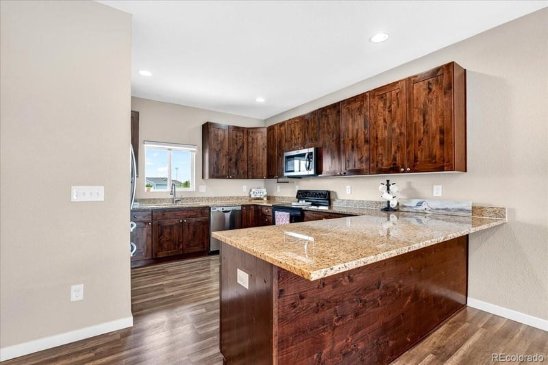 48 S 4th Ave, Deer Trail, CO 80105