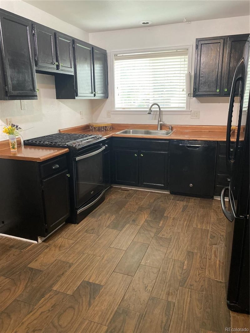 3866 Dyanna Dr, Thornton, CO 80241