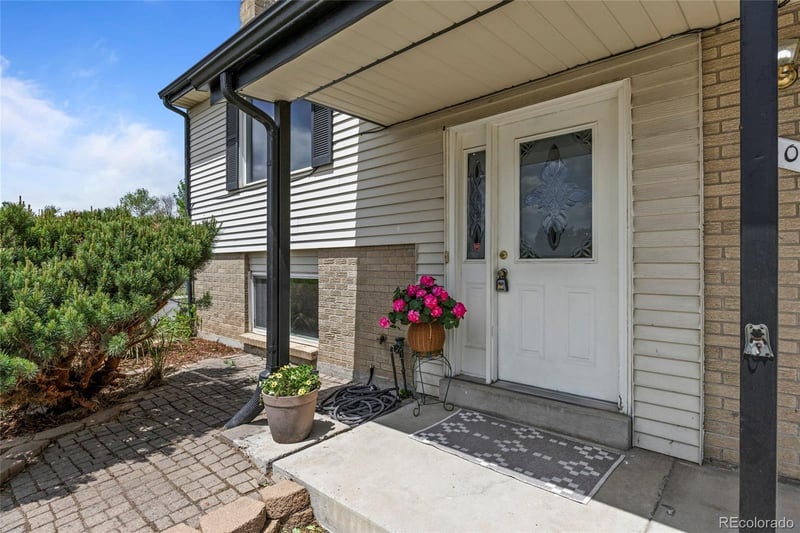 8603 E Dillard Pl, Denver, CO 80231