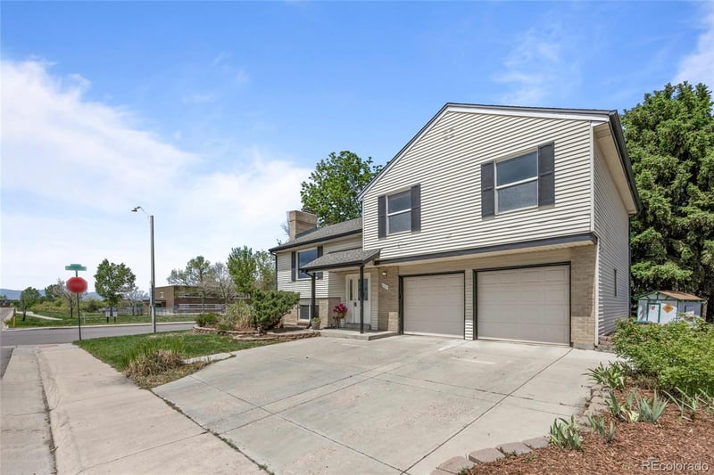 8603 E Dillard Pl, Denver, CO 80231