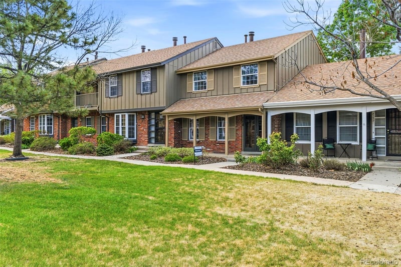 8752 E Amherst Dr #B, Denver, CO 80231