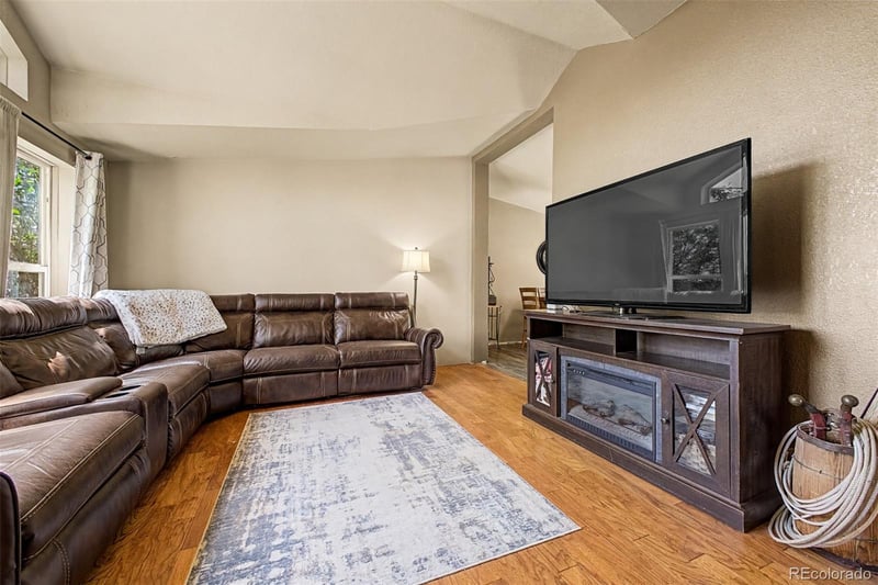 840 Bunyan Ave, Berthoud, CO 80513