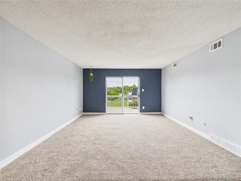 190 E Highline Cir #302, Centennial, CO 80122