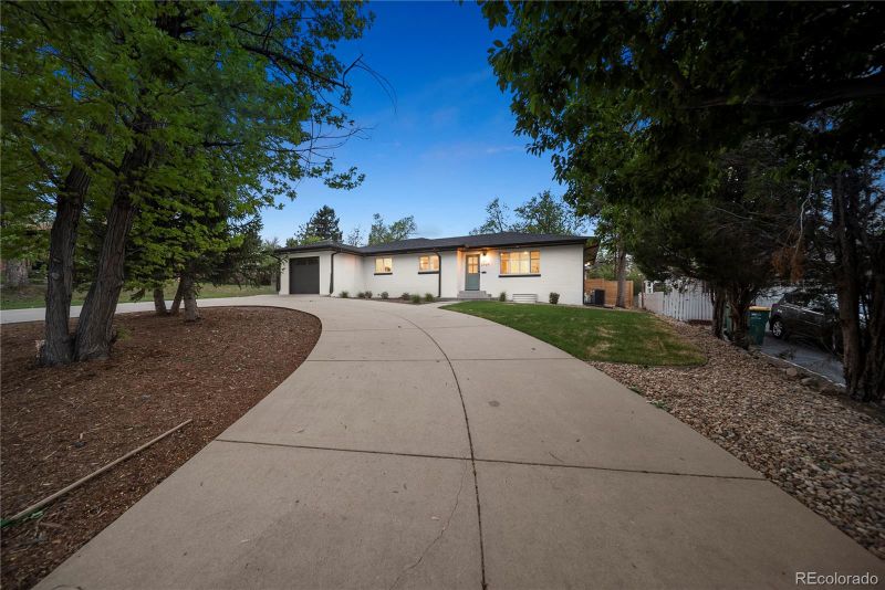 6769 S Foresthill St, Littleton, CO 80120