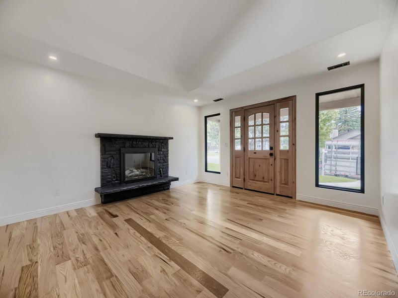 2610 S Vine St, Denver, CO 80210