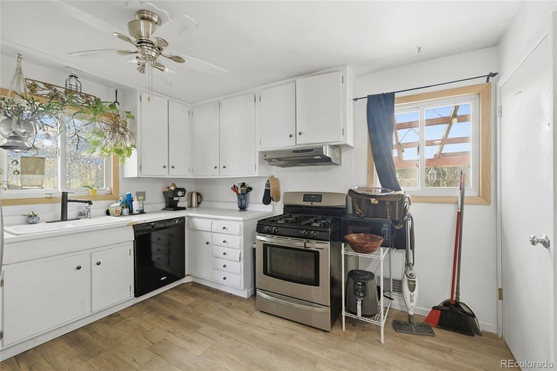 7887 Quivas Way, Denver, CO 80221