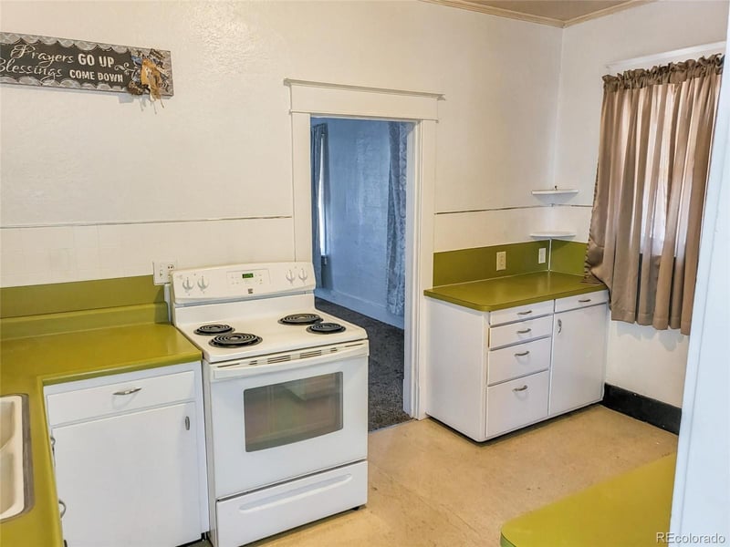 222 Cimarron, La Junta, CO 81050