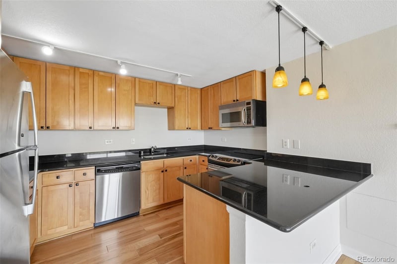 1150 Vine St #806, Denver, CO 80206