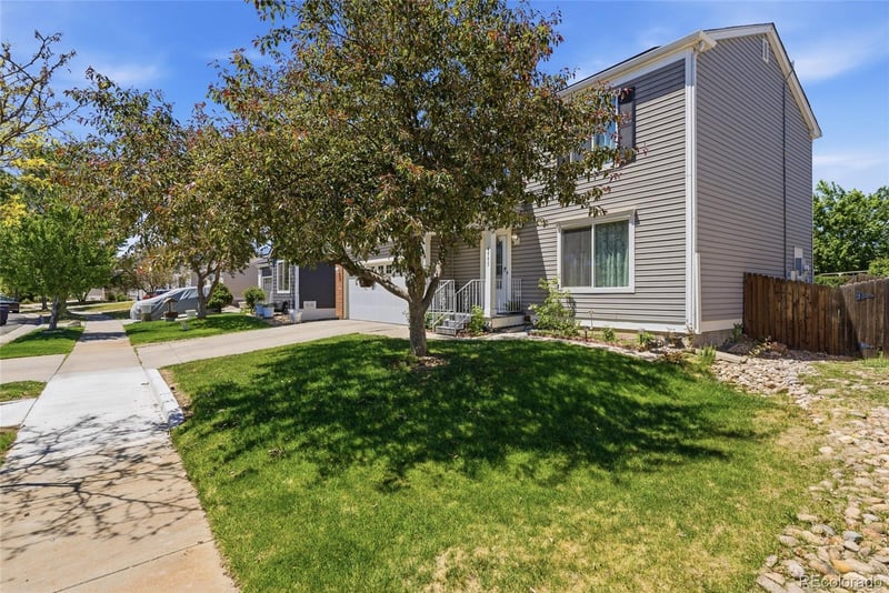 4993 Jasper Ct, Denver, CO 80239