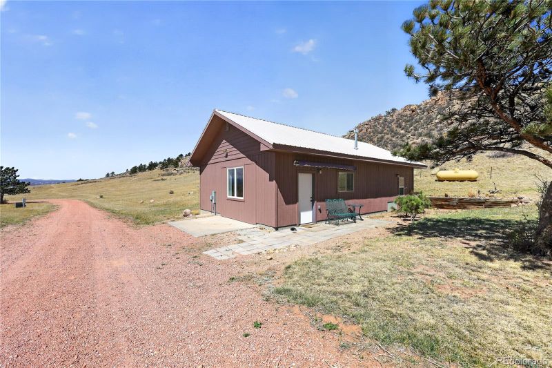 1209 Linecamp Dr, Livermore, CO 80536