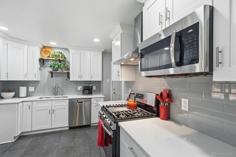 2955 S Zurich Ct, Denver, CO 80236