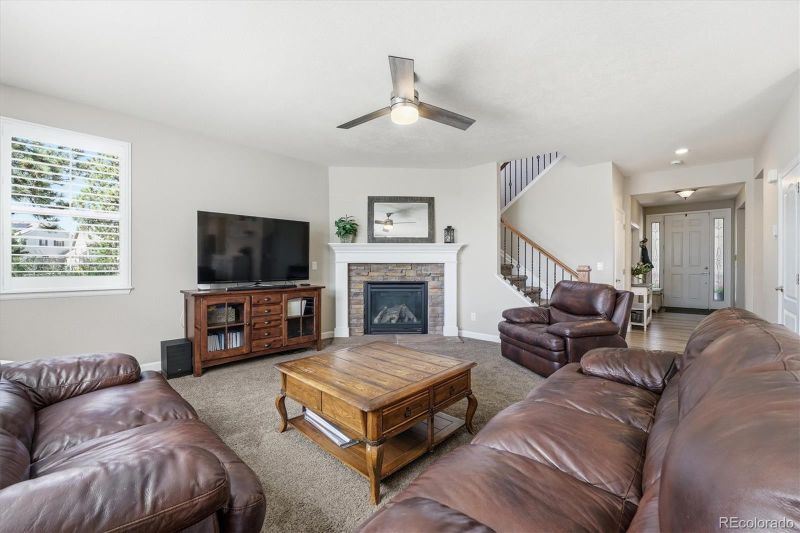 6867 S Duquesne Ct, Aurora, CO 80016
