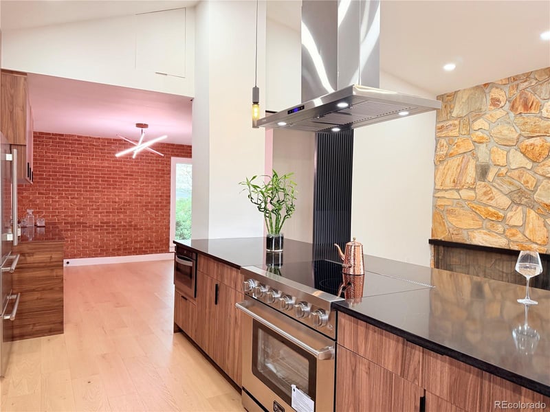 13935 W Center Dr, Lakewood, CO 80228