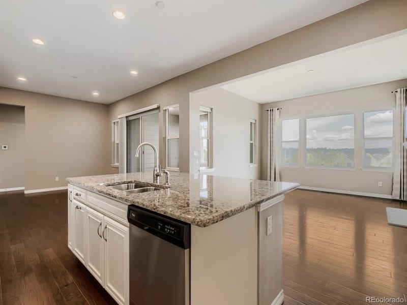 8450 S Biloxi Ct, Aurora, CO 80016