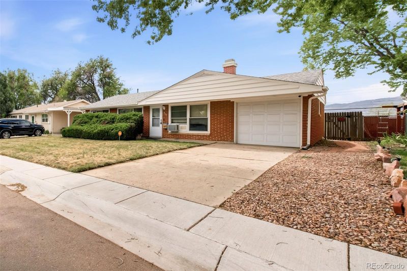 217 Elmwood Dr, Colorado Springs, CO 80907