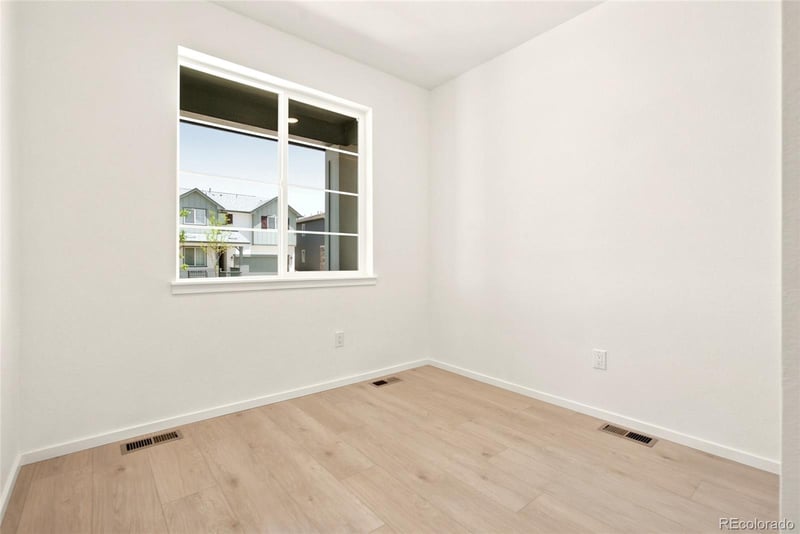 6736 Utica Ave, Longmont, CO 80504