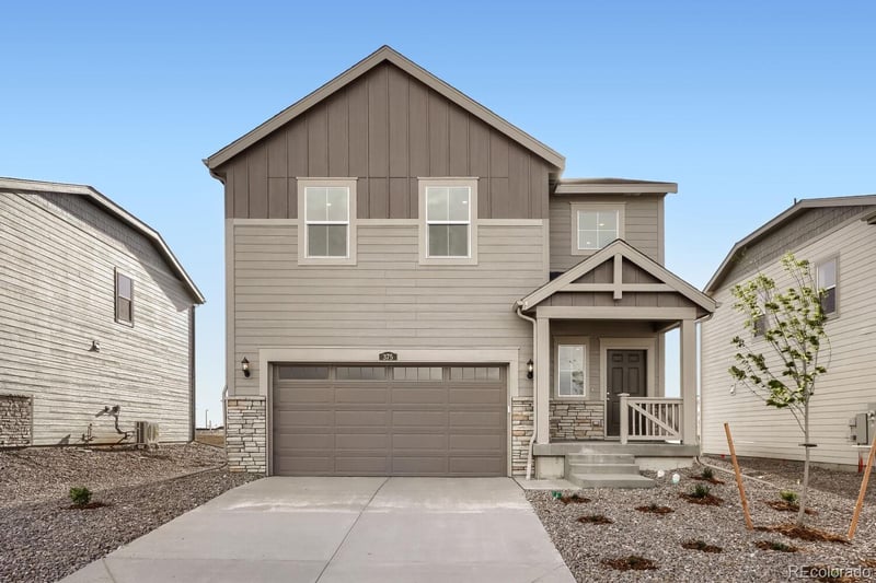 375 Wildflower Ct, Bennett, CO 80102