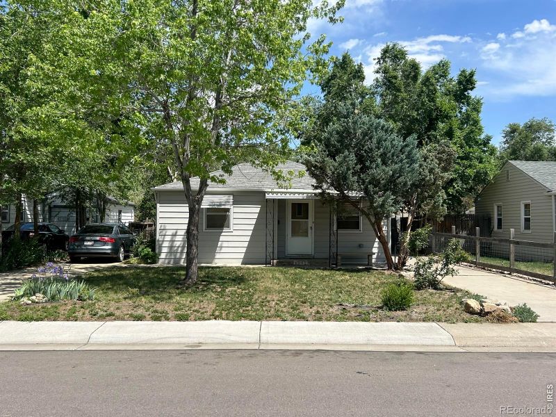 5540 Otis Ct, Arvada, CO 80002
