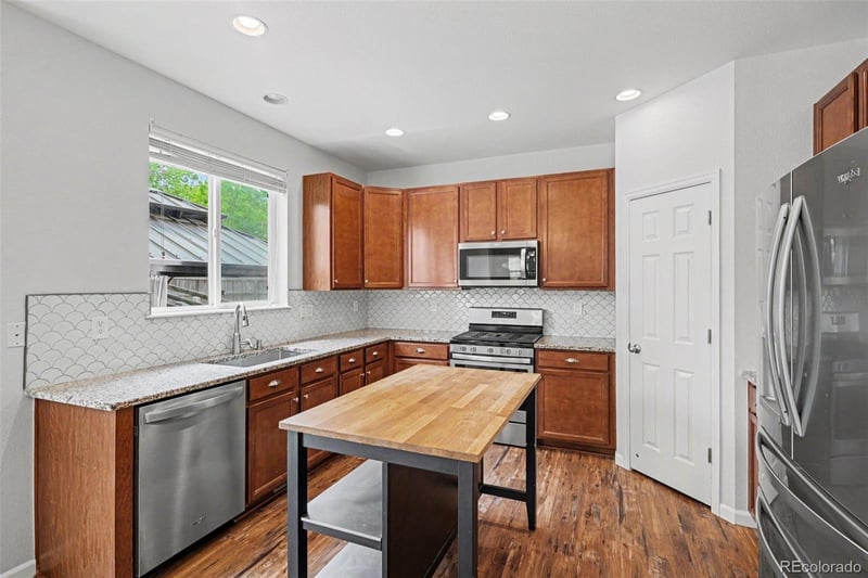 21220 E Bellewood Dr, Centennial, CO 80015