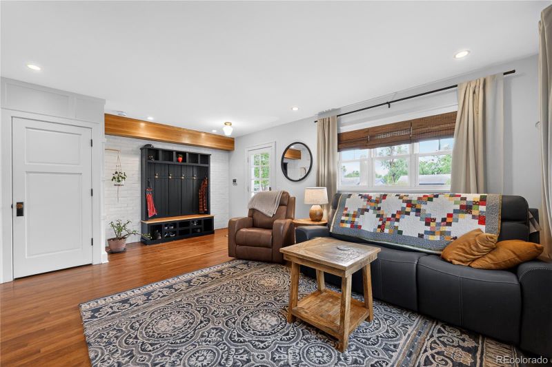 913 7th St, Berthoud, CO 80513