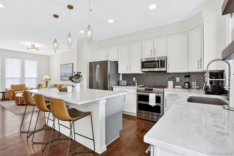 9365 Dorchester St #B, Highlands Ranch, CO 80129