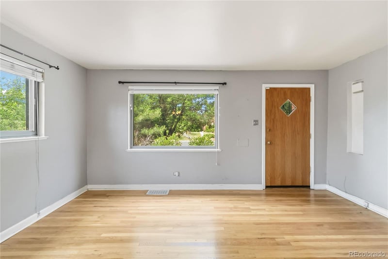 2380 Poplar St, Denver, CO 80207