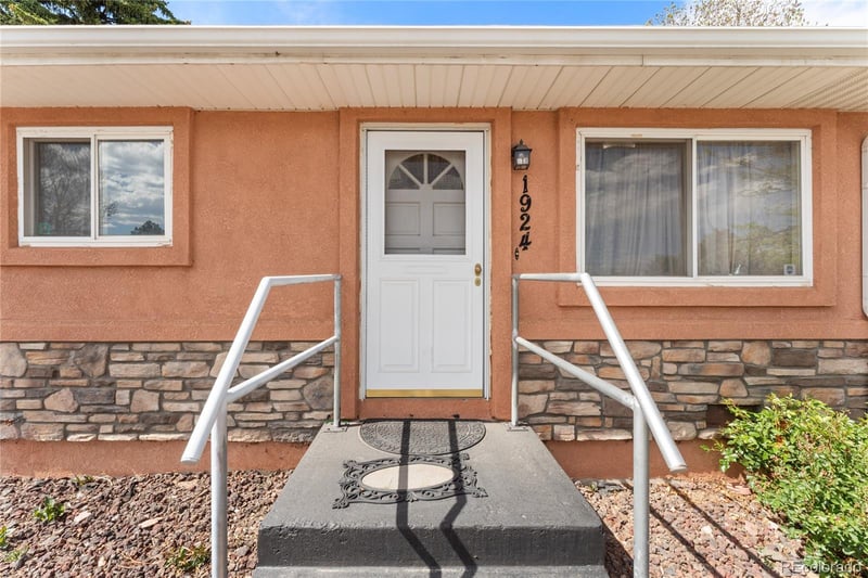 1924 Mccooke Dr, Colorado Springs, CO 80910