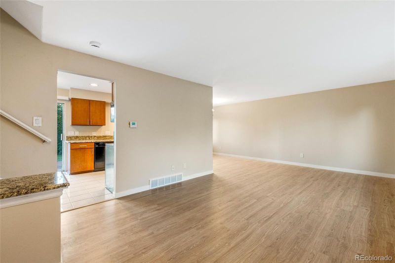 1541 S Fairplay Way, Aurora, CO 80012