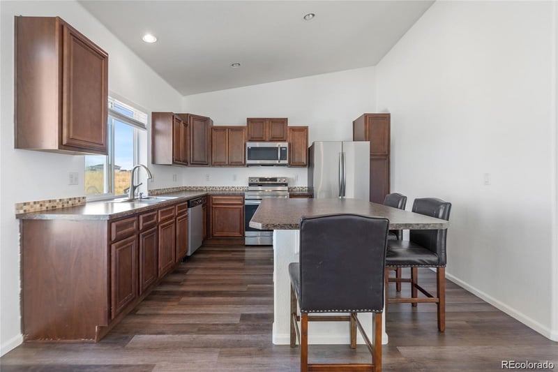5571 Killarney St, Denver, CO 80249
