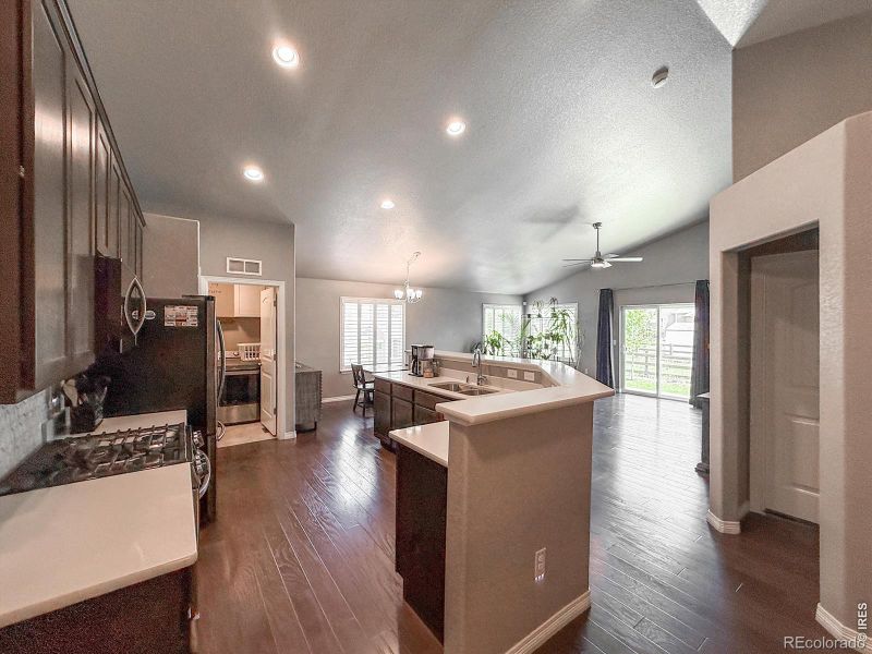 902 Canyonlands St, Berthoud, CO 80513