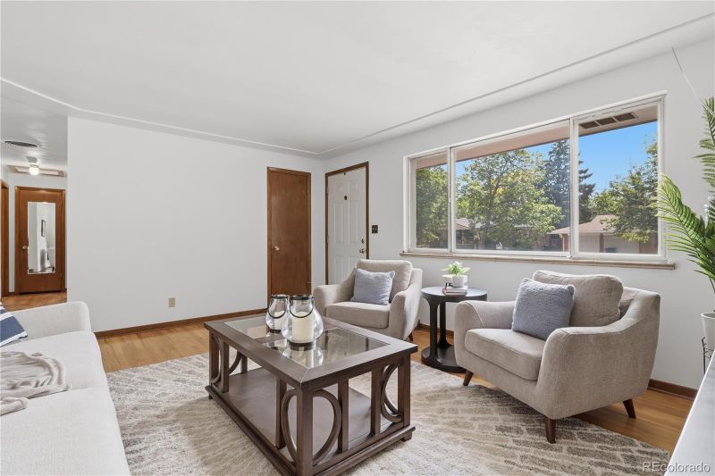 362 Empire St, Aurora, CO 80010