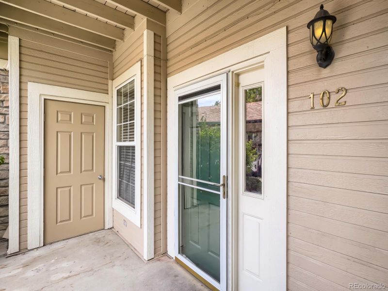 4045 S Crystal Cir #102, Aurora, CO 80014