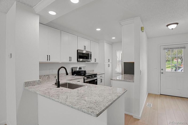 9406 W Ontario Dr, Littleton, CO 80128