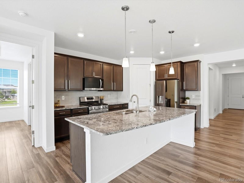 982 High Point Trl, Elizabeth, CO 80107